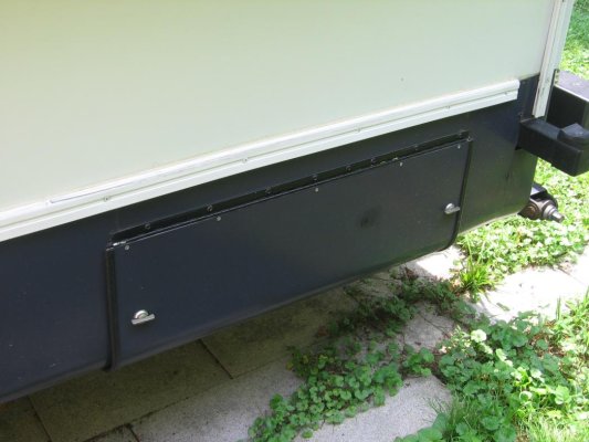 Trailer Acess door 001.jpg