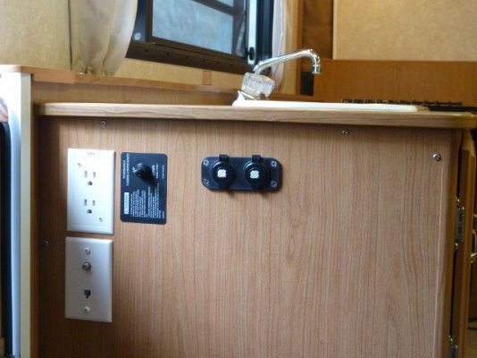 12 VDC Outlet Installation (3).jpg