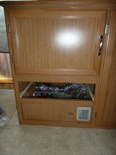 Kitchen Cabinet (600x800).jpg