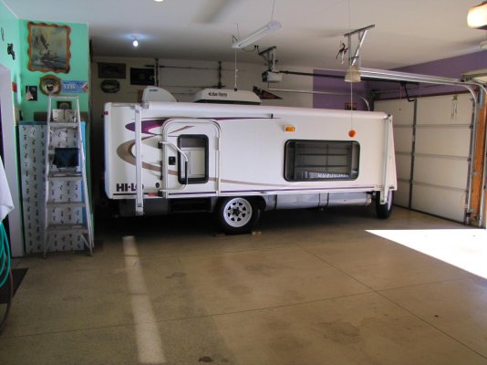 Hi-Lo RV trailer 003.jpg