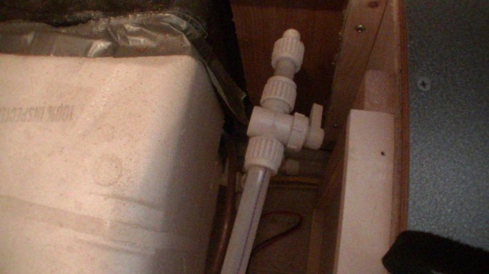 winterise valve open under bed.jpg