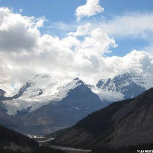 2005 B33 CAN ICEFIELDS PKY MT ATHABASCA