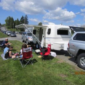 Roadside lunch.