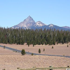 View of Mount Thielsen from Crater Lake National Park