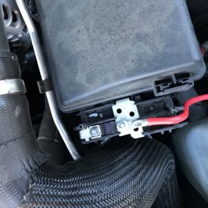 Connection to alternator input on power distribution/fuse box