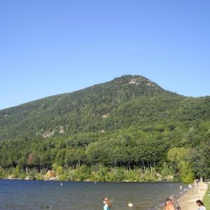 the lake at the Branbury State Park