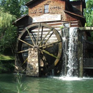 Dollywood Gristmill in the summer!