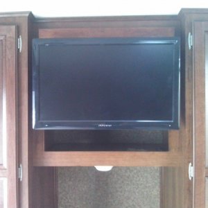 FR3 Bedroom TV 3