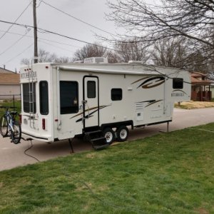 2001 NuWa Hitchhiker II 295RL