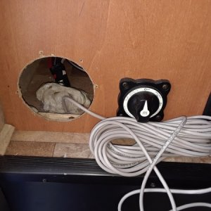 Ran 702 wire from inder the coach to the inside of the sink area, then over to the underside of the bed. Cn read gage with bed door up but with dongle