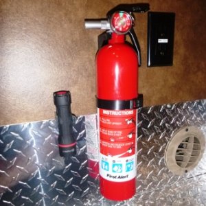 04 Flashlights + Extra Fire Extinguisher