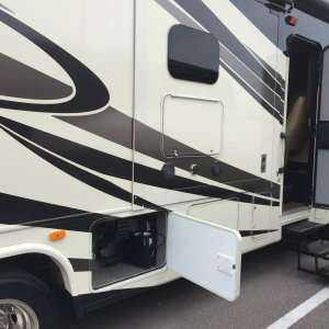 2015 Forest River Georgetown 328TS Inverter