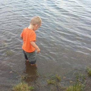 Walking (barefoot) in Yellowstone Lake