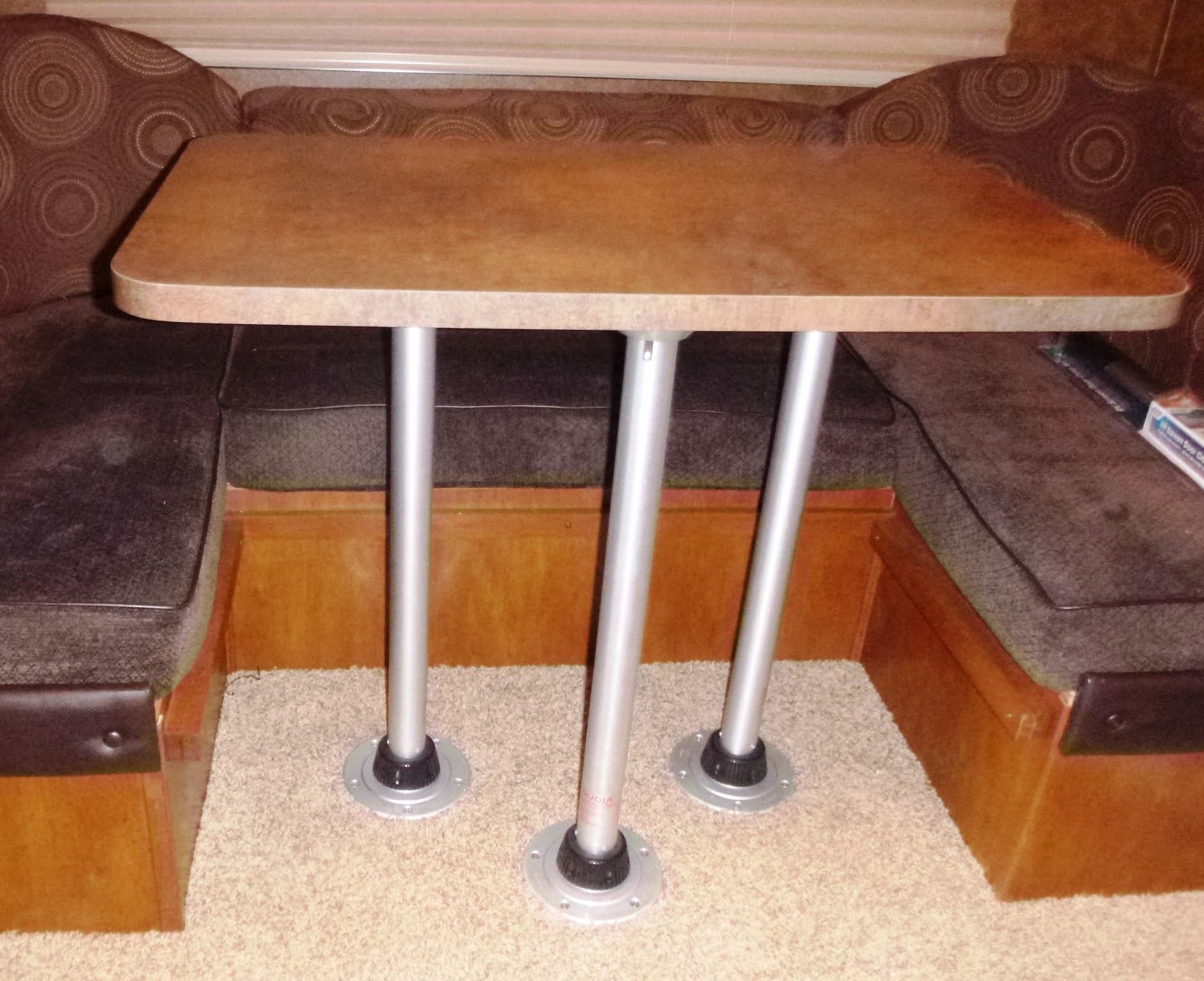 08 3rd Table Leg