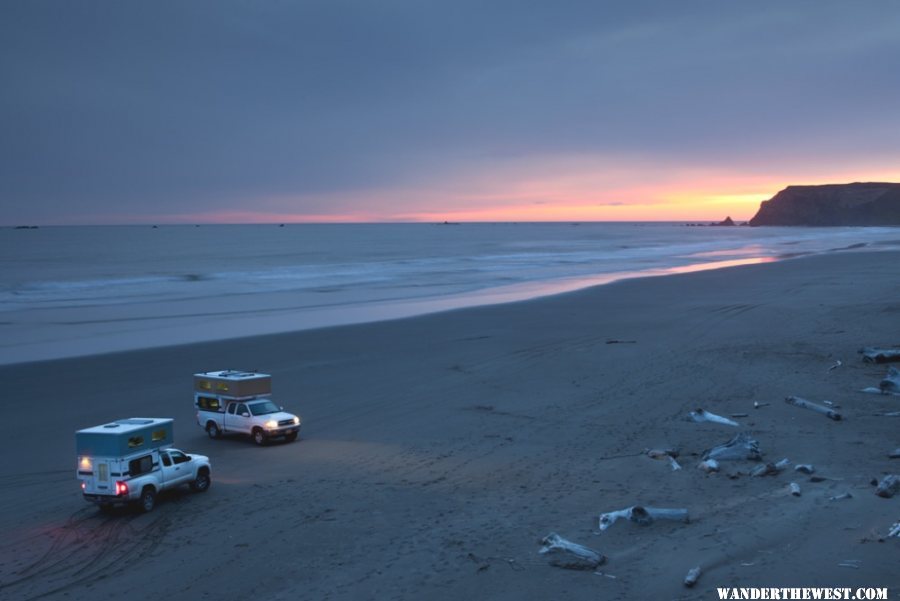 2 Four Wheel Pop-up Campers on The Oregon Coast