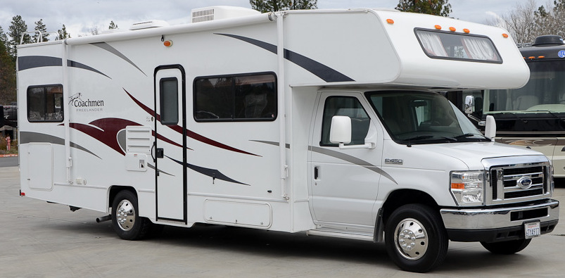 2011 Coachmen Freelander 27QB