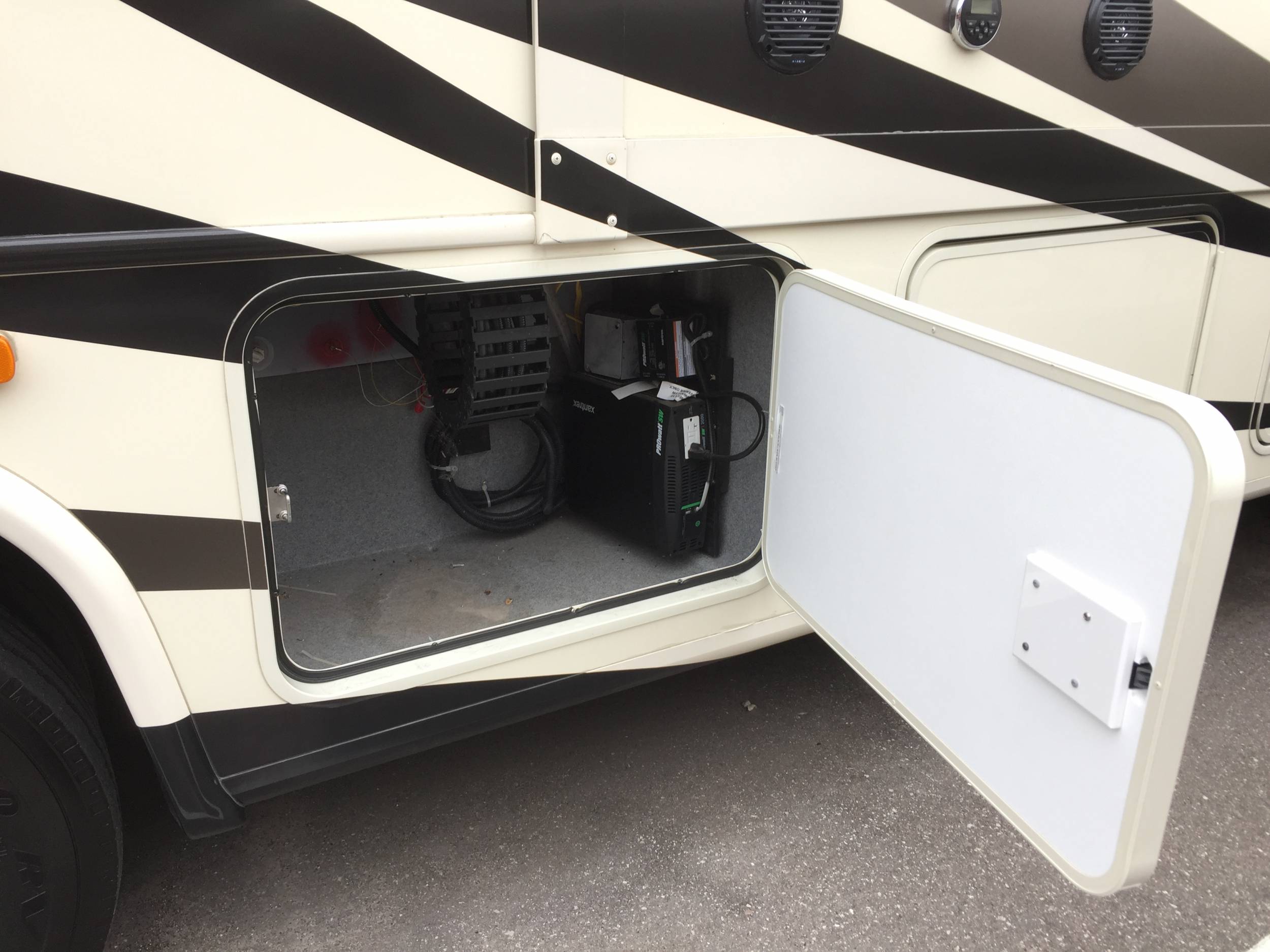 2015 Forest River Georgetown 328TS Inverter