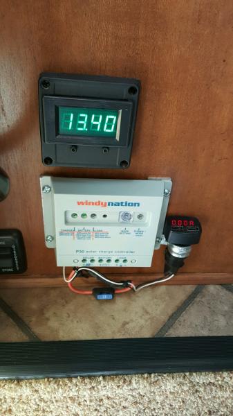 20151128 105226
solar with battery capacity meter