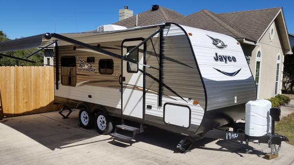 2016 Jayco Jay Flight 19RD (15' awning open)