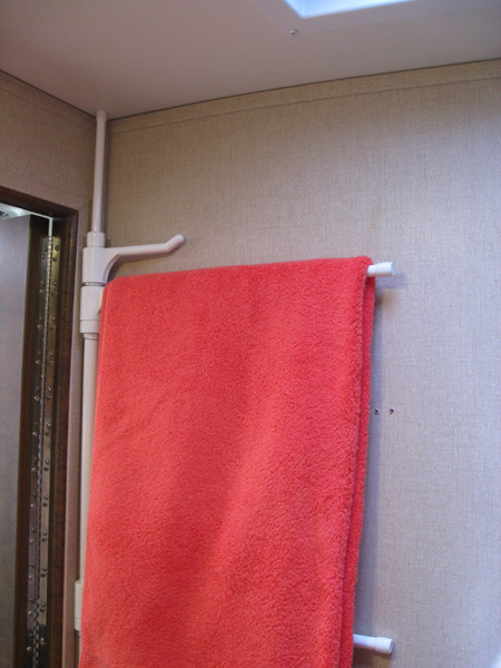 Bathroom towel caddy upper half