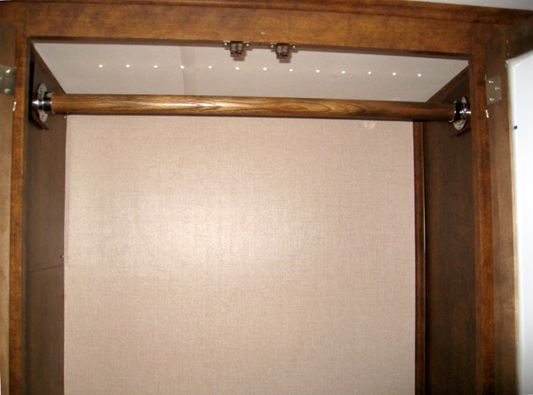 bedroom closet clothes rod