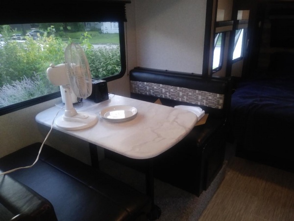 camper dinette