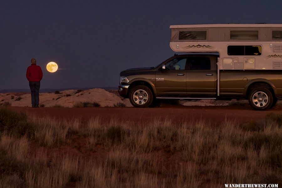 Canyonlands moonrise