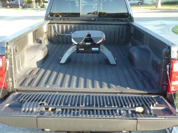 F250 bed with Reese Elite 25k hitch, 5th wheel prep package