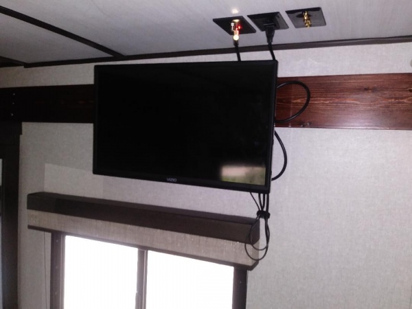 finished tv mount