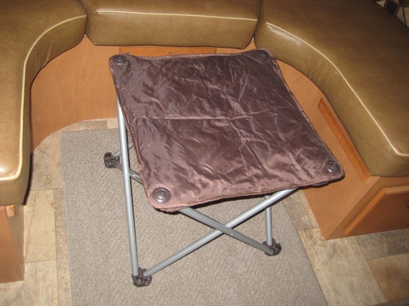 Folding foot stool