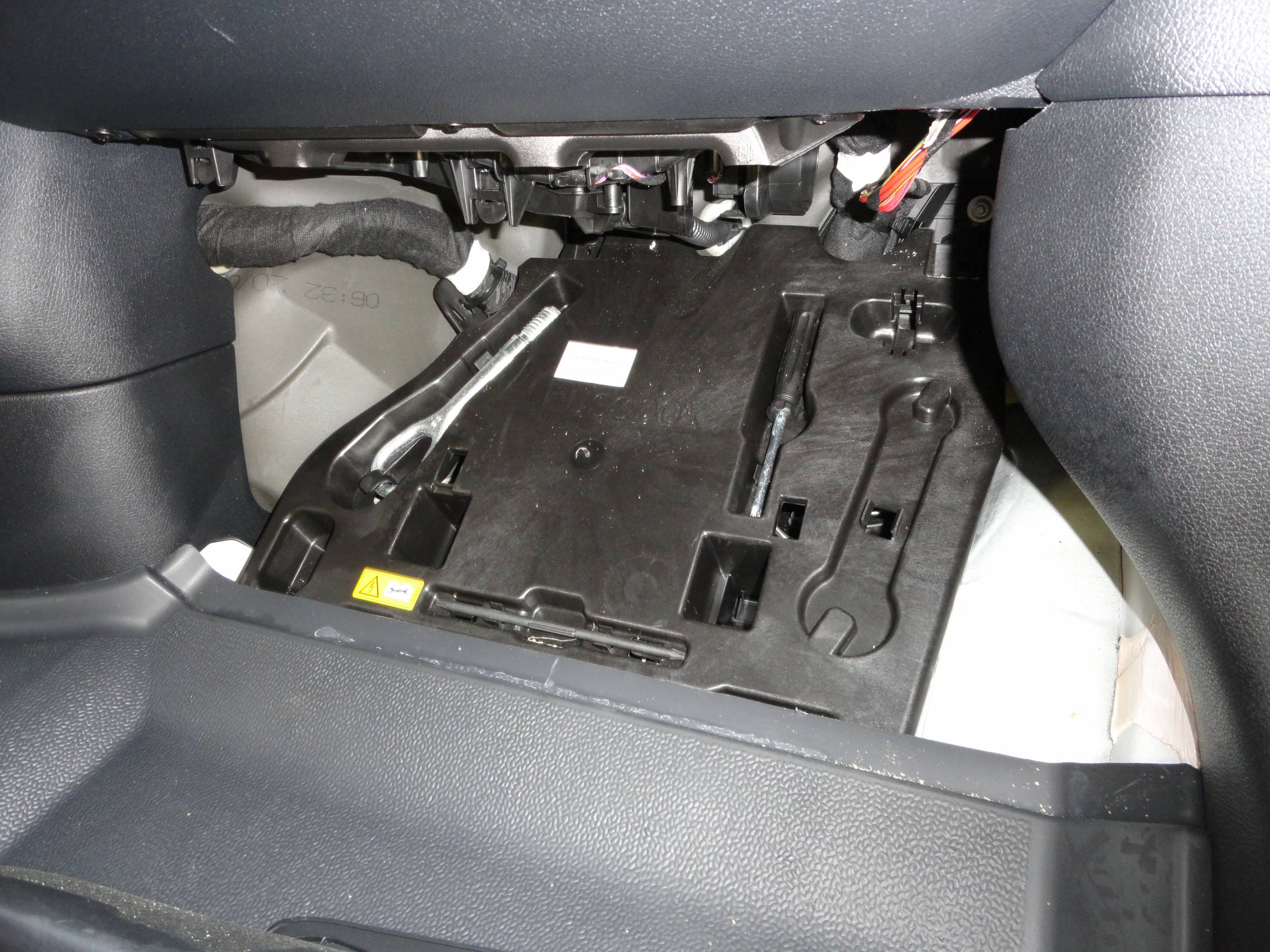 Front Passenger foot rest pad (Pad Removed)