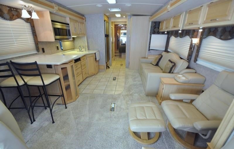 Inside look of the Tour a 2006 Motorhome.