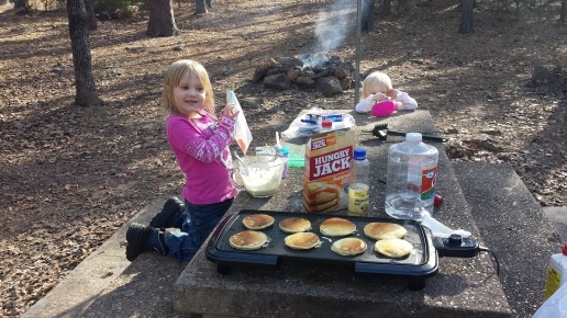 Mamma cooking with the girls !!