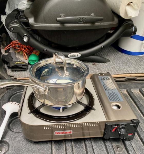 Our new butane stove impressed ! Used on the tailgate, supplemented our Weber BBQ and Blackstone griddle.
We use the stove in the camper for boiling w