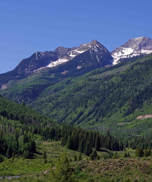 pic4:  The campground is in valley surrounded by mountains.