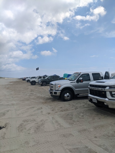 PXL 20220821 163303178~2

Second beach day nine trucks strong