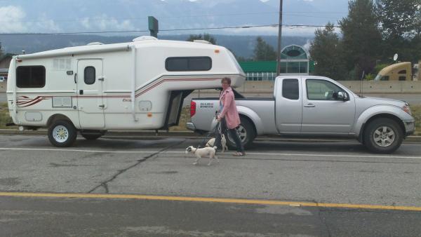 Rosie, Jake & Colleen. Quick stop in Revelstoke.