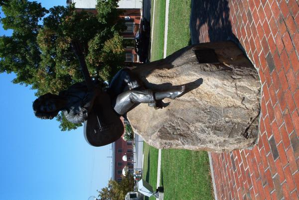 Statue of Dolly Parton