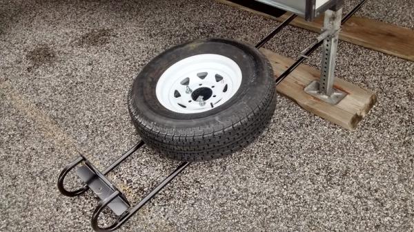 Tire carrier1