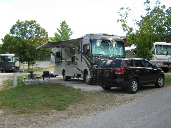 We no longer tow the KIA Sorento cause it weighed 4,500lbs! The RV had no problem towing the Suv but we feel better towing the Fiesta which is 3,000lb